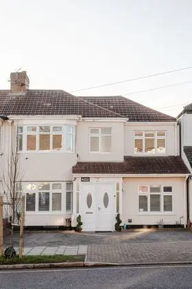 Apple House Guesthouse Wembley - Dış Mekan