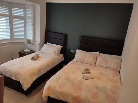 Apple House Wembley - Family Room With Shared Bathroom - Öne Çıkan Resim