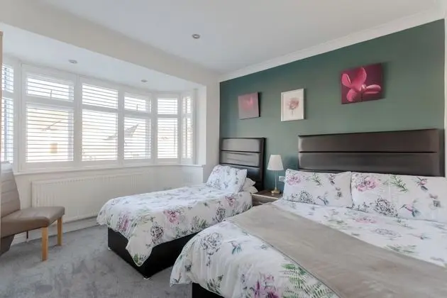 Apple House Wembley - Family Room With Shared Bathroom - Öne Çıkan Resim