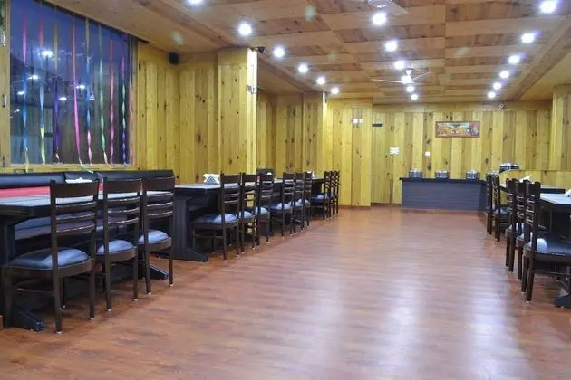 Hotel Apple Nest (Formerly Lemon Tree Hotel) - Yerinde Yemek