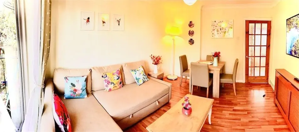 Apple Perch 2BR Flat-Free Parking - Lobi