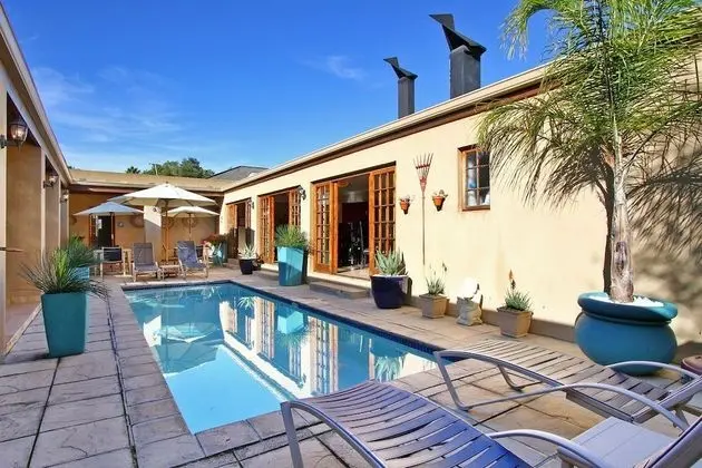 Apple Tree Guest House - Havuz
