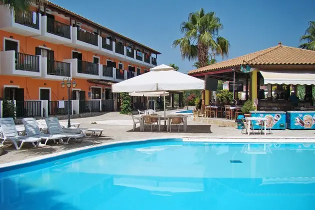 Apple Hotel
