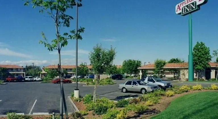 Applegate Inn - 1