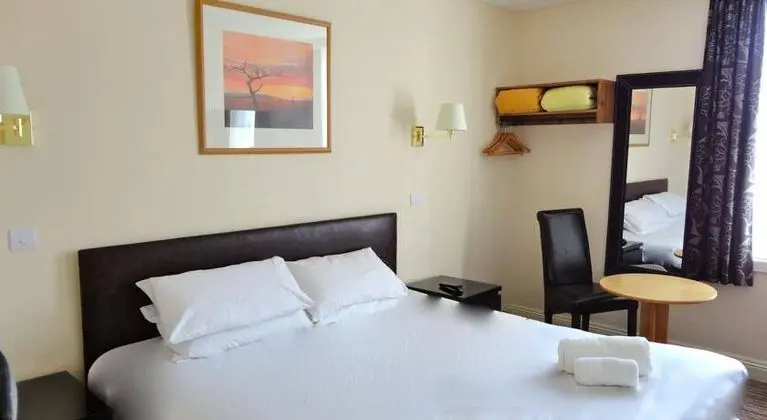 Applewood Hotel