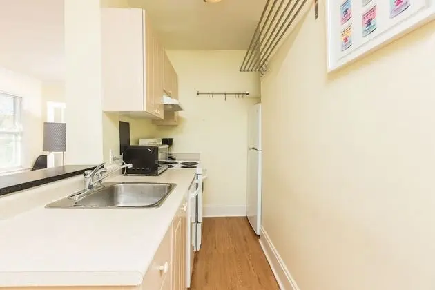 Applewood Suites - 2 BDRM Annex Loft - Mutfak