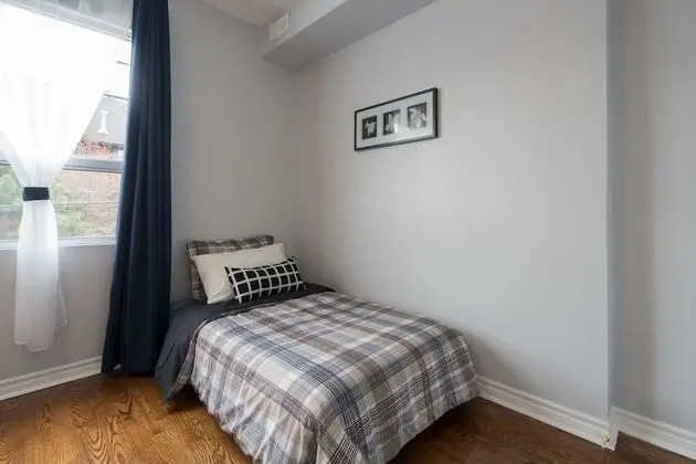 Applewood Suites - 4 BDRM King West - Oda