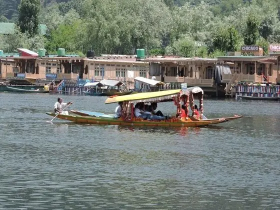 Appollo eleven group of houseboats - Dış Mekanlar