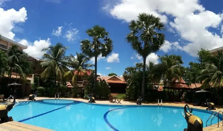 Apsara Angkor Resort & Conference - Havuz