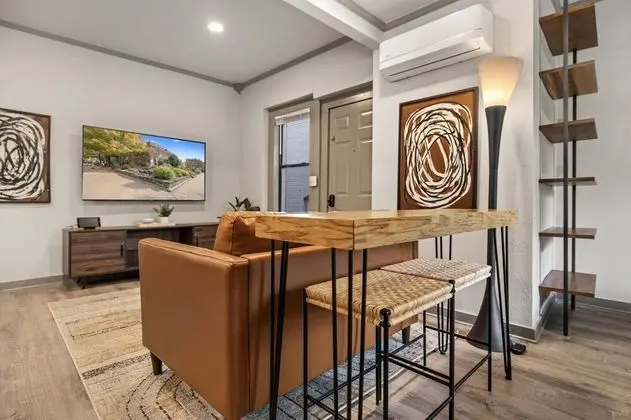 Apt on Town Square - Ultimate DT Fay Location! - Oda Düzeni