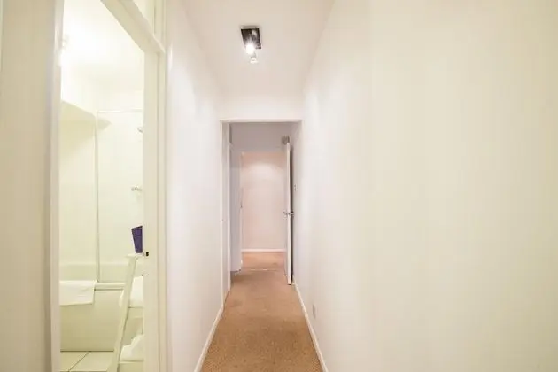 Apton Court - İç Mekan