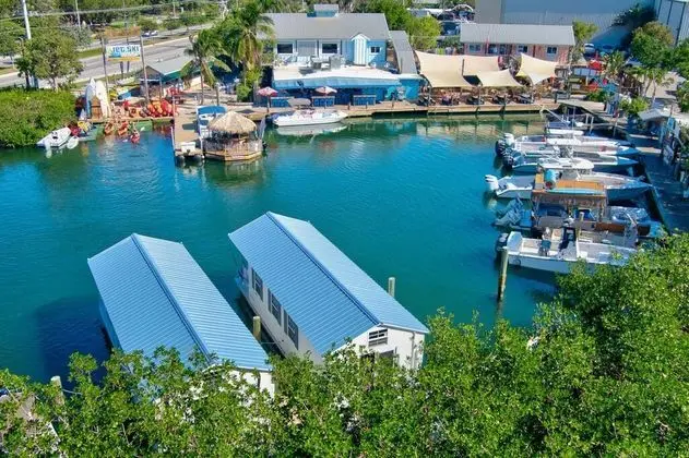 Aqua Lodges at Hurricane Hole Marina - Lobi