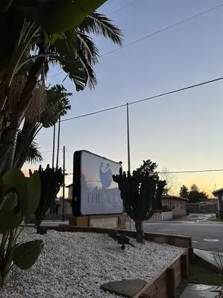 The Aqua Pacific Hotel - Dış Mekan