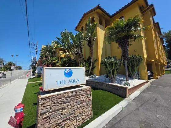 The Aqua Pacific Hotel - Dış Mekan