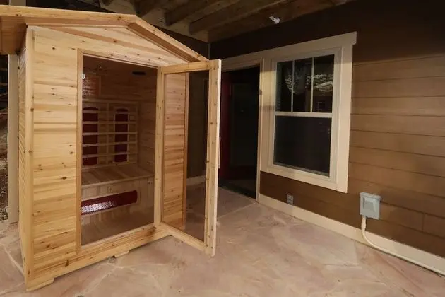 Aqua Paradise - Six Bedroom Chalet - Spa