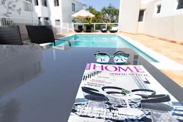 Aqua Promenade Beachfront Apartments - Havuz
