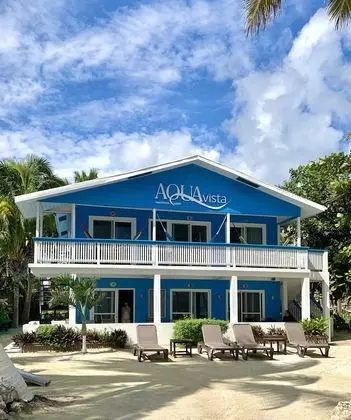 Aqua Vista Beachfront Suites