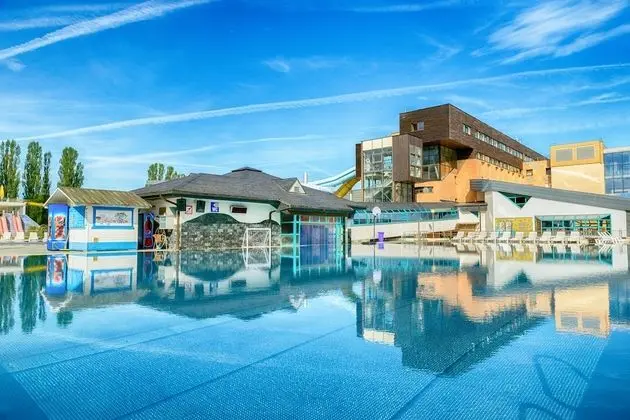 Hotel AquaCity Seasons