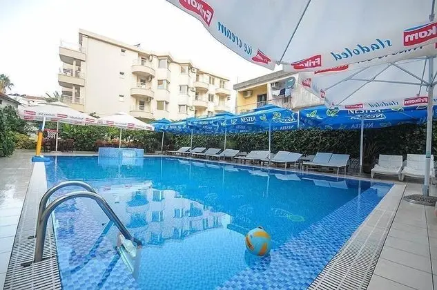 Hotel Aquamarin - Havuz