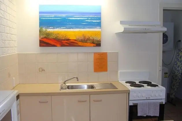 Aquarius Resort Holiday Apartments - Mutfak