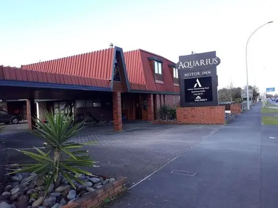 Aquarius Motor Inn - 1