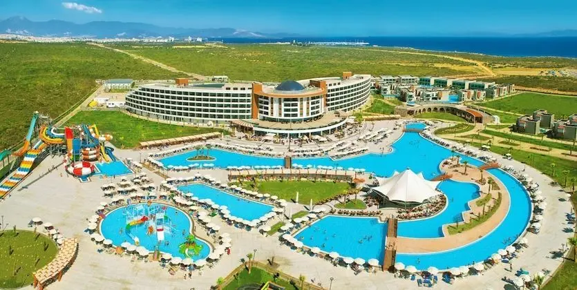 Aquasis Deluxe Resort & SPA