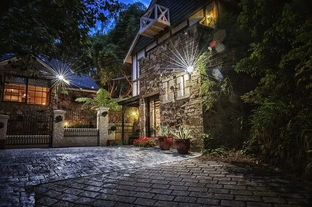 AQUILA NOVA RETREAT