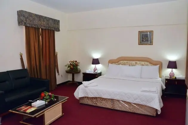Aradous Hotel