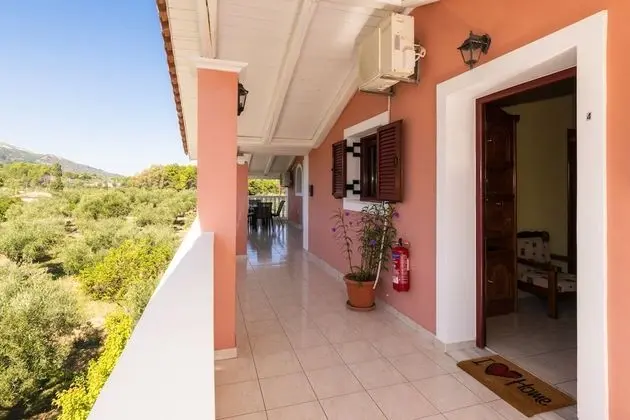 Arazzo Apartments - Lobi