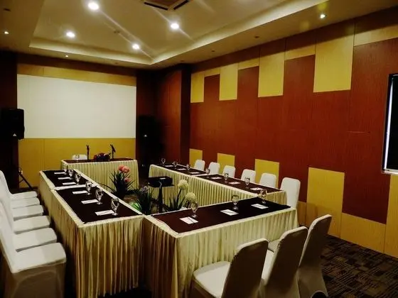 Arbor Biz Hotel