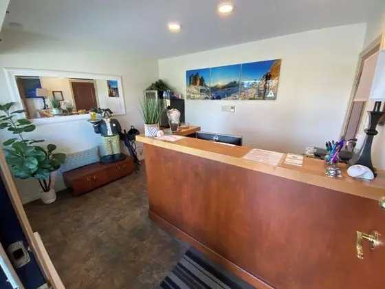 Arbutus Grove Motel - Lobi