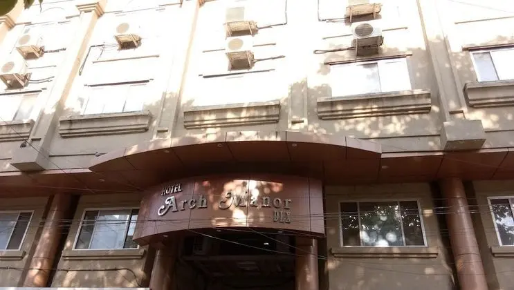 Hotel Arch Manor Deluxe - Dış Mekan