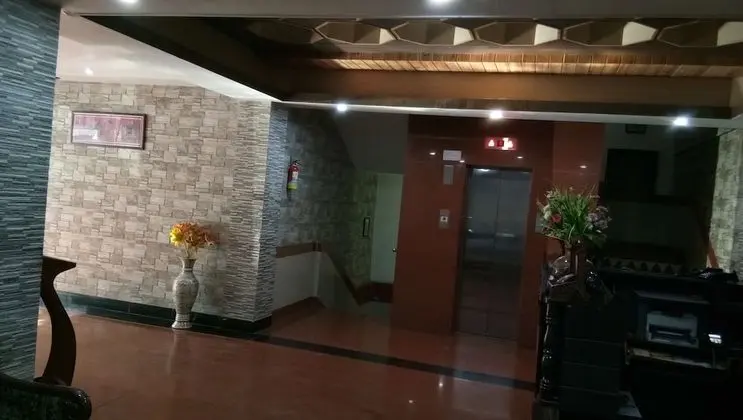 Hotel Arch Manor Deluxe - Lobi