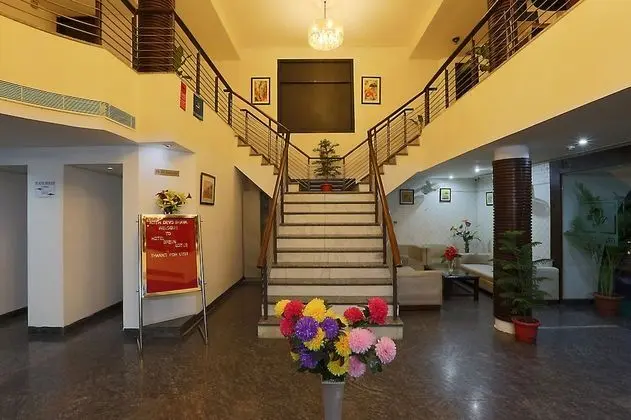 Hotel Arch Plaza - Near Delhi Airport - İç Mekan