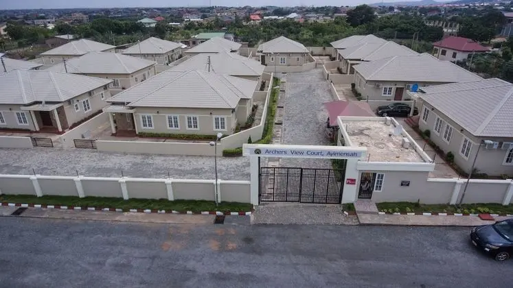 Archers View Court