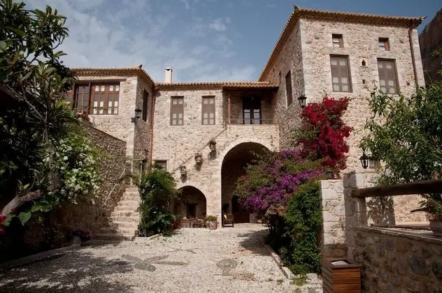 Archontiko Hatzipanayiotis - Dış Mekan
