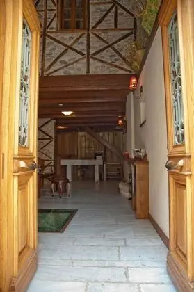 Archontiko Hatzipanayiotis - Lobi