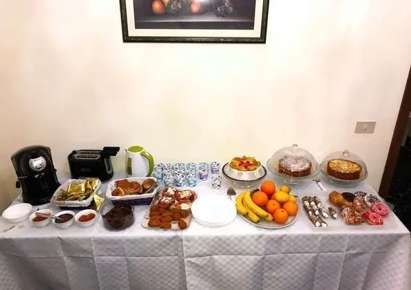 Arco di Trionfo Palermo Bed & Breakfast - Yerinde Yemek