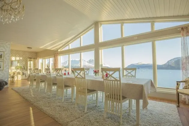 Arctic Panorama Lodge