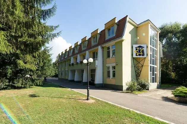 Arcus Education Center - Dış Mekan