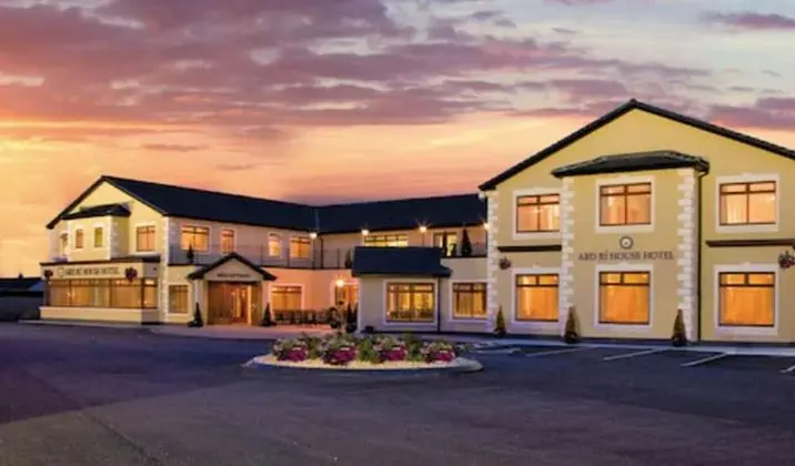 Ard Ri House Hotel - 1