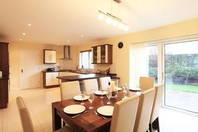 Ardmullen 4 bed Walnut