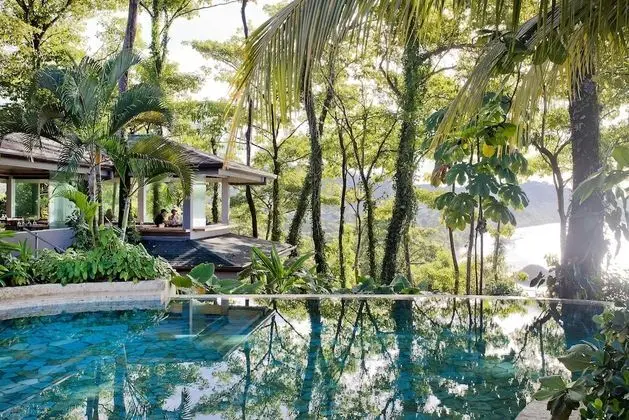 Arenas Del Mar Beachfront & Rainforest Resort - Havuz