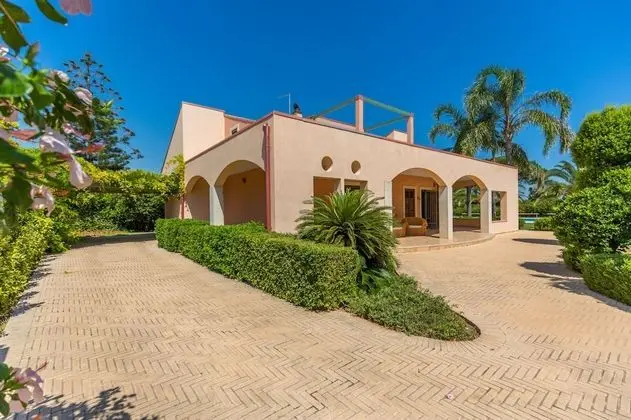Villa Arenella con Piscina by Wonderful Italy