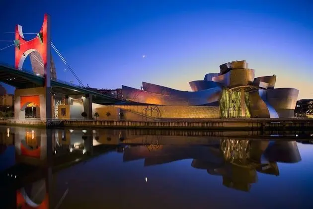 Aresti Old Town by Bilbao Living