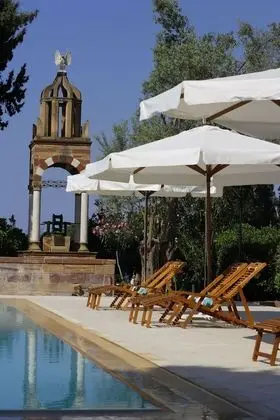 Argentikon Luxury Suites - Havuz