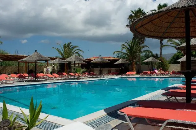 Argiri Hotel Apartments - Havuz