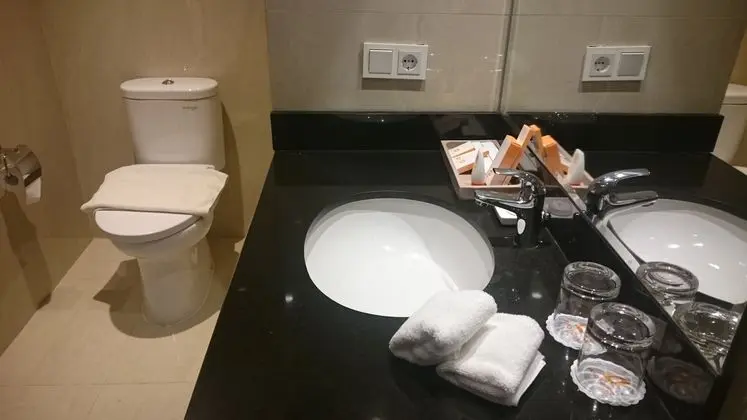 Aria Centra Surabaya