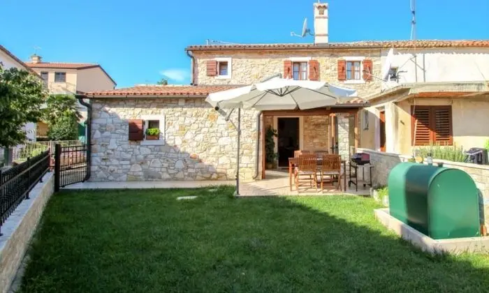 Ariana A4 in Novigrad