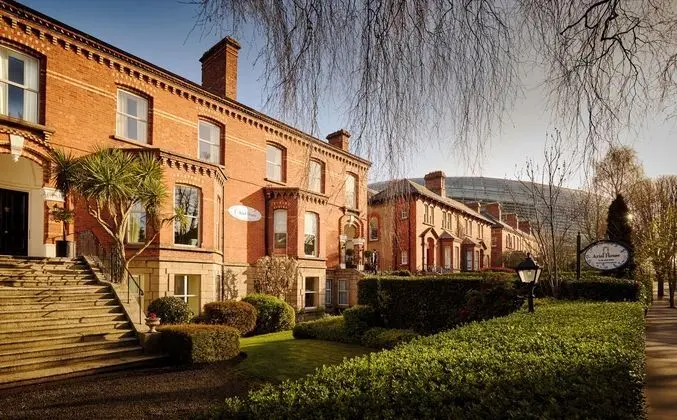 Ariel House - Öne Çıkan Resim